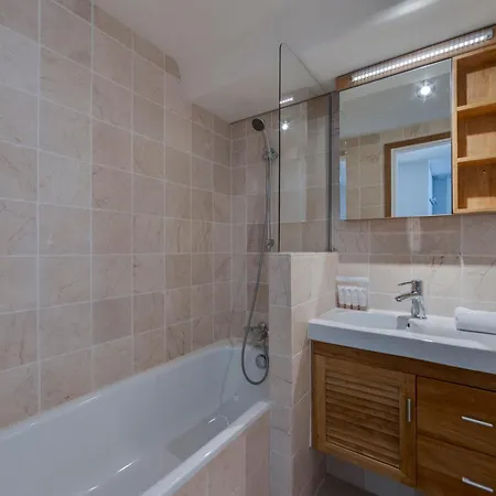 Superbe Au Coeur De Tignes, 4 Pieces, 6 Personnes, Pieds Des Pistes, Balcon, Wifi Inclus - Fr-1-641-46 *